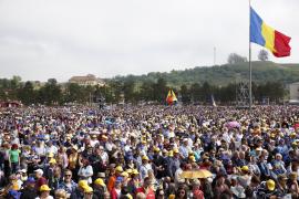120 de mii de pelerini l-au întâmpinat pe Papa Francisc la Blaj