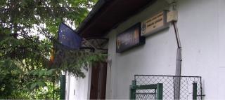 Militarul care şi-a bătut fosta iubită şi pe părinţii acesteia, arestat preventiv