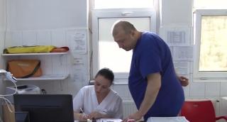 Un medic român s-a întors acasă, după 10 ani în care şi-a făcut meseria în Scoţia (Video)