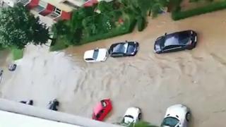 Dezastru la Piteşti. Apa pe străzi a depăşit un metru, după o ploaie puternică (Video)