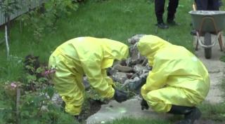 Scurgere de mercur în curtea casei unui bărbat din Piatra Neamț (Video)