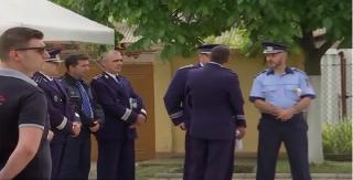 Poliţiştii strâng bani pentru copiii agentului ucis de Ionel Lepa