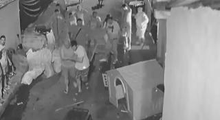 Bătaia generală din centrul Bucureștiului a pornit de la o taxă de protecție (Video)