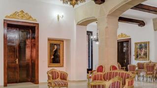 Mai multe conace vechi din toată ţara, scoase la licitaţie (Video)