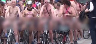 World Naked Biked Ride 2019. Sute de oameni au pedalat dezbrăcaţi în Londra (Video)