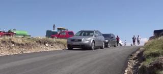 Drumul care face legătura dintre Oltenia şi Transilvania a fost asfaltat doar pe jumătate (Video)