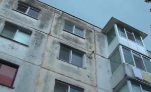 Copil din Pitești, salvat de o copertină după ce a căzut de la etajul 3