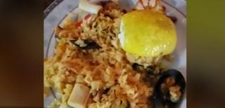 Clientul unui restaurant din Galaţi a găsit în farfuria cu orez o lamă de cutter