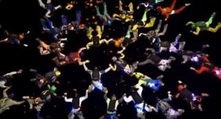 Spectacol nocturn cu 64 de parașutiști, pe cerul Arizonei