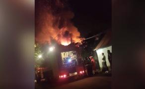 Incediu violent în Baia Mare, o familie a rămas pe drumuri