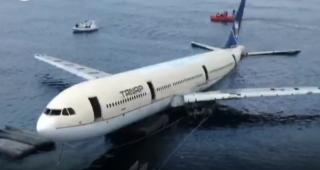 Avion de pasageri Airbus 330, scufundat în Turcia ca să atragă turiști