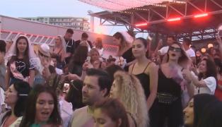 Minivacanță cu nopți albe în cluburile exclusiviste de la mare. Bugetul de party pleacă de la câteva mii de lei