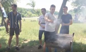 Ieșenii au scos grătarele în aer liber, de Rusalii