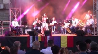 Spectacol de senzaţie la mare pentru sirienii stabiliţi în România (Video)