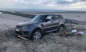 Românul care a îngropat mașina prietenului pe o plajă din Belgia s-a ales cu o amendă usturătoare