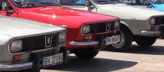 Maşina copilăriei, bătrâna "Dacie" a făcut senzaţie pe litoral (Video)