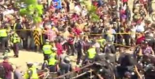 Focuri de armă pe străzile din Toronto, la o paradă dedicată unei echipe de baschet (Video)