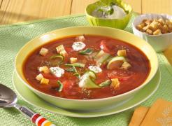 O supă rece pentru zilele fierbinţi de vară. Care sunt ingredientele (Video)