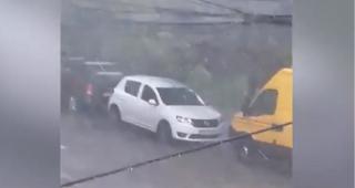 Disconfort termic, după ce o furtună a lovit Capitala. Temperaturile au scăzut brusc