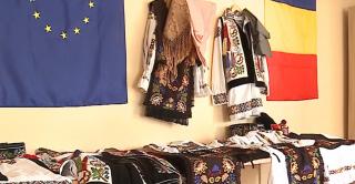 Primăria unei comune din Mureş a cumpărat, printr-un proiect european, 24 de costume populare (Video)