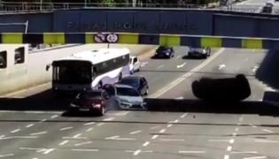 Un bărbat de 30 de ani a accidentat grav o şoferiţă într-o intersecţie din Timişoara (Video)