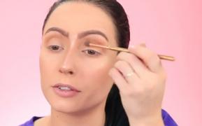 Machiajele extravagante, la modă printre femei (Video)