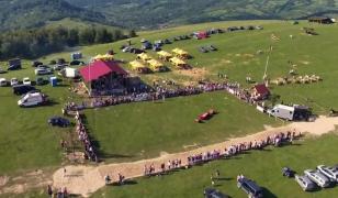 Demonstrații de artă a călăriei la Runcu, în județul Dâmbovița (Video)