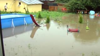 Cod roșu de furtuni violente în mai multe județe din România. Un om lovit de trăsnet și a murit pe loc (Video)