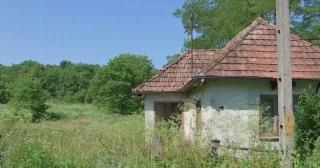 Primarul unei comune din Cluj vrea să-i supraimpoziteze pe cei care-şi neglijează proprietăţile (Video)