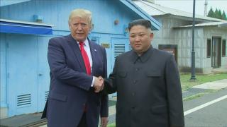 Donald Trump s-a întâlnit cu Kim Jong Un și a intrat în Coreea de Nord (Video)