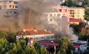 Incendiu în București. 11 familii pe drumuri, două case și un restaurant făcute scrum