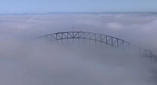 Oraşul australian Sydney, acoperit de un strat dens de ceață