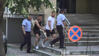 Lacrimi, plânsete şi încurajări pentru tinerii care l-au bătut în trafic pe Cătălin, care a murit la spitalul din Piteşti (Video)