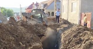 Anchetă în Bistriţa Năsăud, după ce un bărbat şi-a pierdut viaţa în timp ce lucra la conductele de canalizare