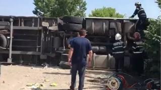 Inspiraţia de moment i-a salvat viaţa unui şofer care s-a trezit cu un TIR în faţă, pe o şosea din Cluj