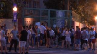 Elevii de clasa a opta din provincie s-au înghesuit să se înscrie la licee din Bucureşti