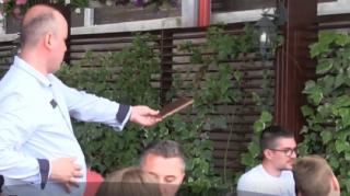 Patronii din turism cer legalizarea bacşişului