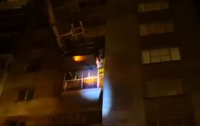 O tânără de 19 ani, mamă a doi copii, a murit după ce ar fi căzut de la etajul 5 al blocului în care locuia, în Bucureşti