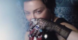 După ce a lansat un album, Madonna a filmat şi un documentar pentru fanii ei