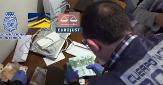 Reţea de proxenetism şi spălare de bani, destrămată după o operațiune internațională