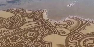 Opere de artă fascinante pe o plajă din Croaţia