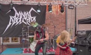 Concurs de croșetat pe acorduri heavy metal, în Finlanda