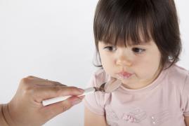 Sfaturi despre trecerea bebelușului la alimente ușoare