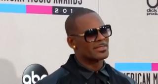 Cântăreţul american R. Kelly a ajuns din nou după gratii
