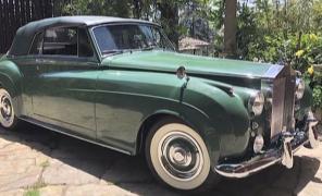 Una dintre maşinile actriţei Elisabeth Taylor, scoasă la licitaţie pentru 7 milioane de dolari