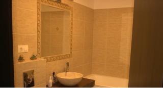 Tot mai mulţi turişti închiriază apartamente în regim hotelier