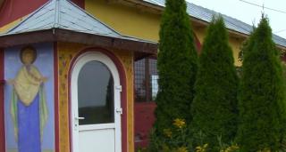 O troiță din Slobozia a fost scoasă la licitaţie, după ce familia care a construit-o a fost vizitată de mascaţi