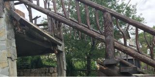 Dosar penal în cazul turiştilor care s-au prăbuşit cu scara la o pensiune din Braşov