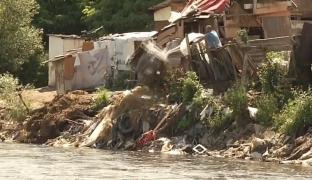 Râul Someş este la un pas să ajungă o mare groapă de gunoi. Eforturile autorităţilor, zadarnice