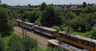 Un tramvai plin cu călători a rămas fără roată, în mers, în Botoşani